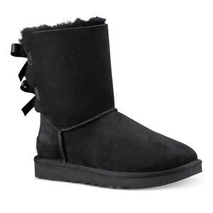 UGG Women's Bailey Bow II Black Suede Boots Size 7 Retail for $210